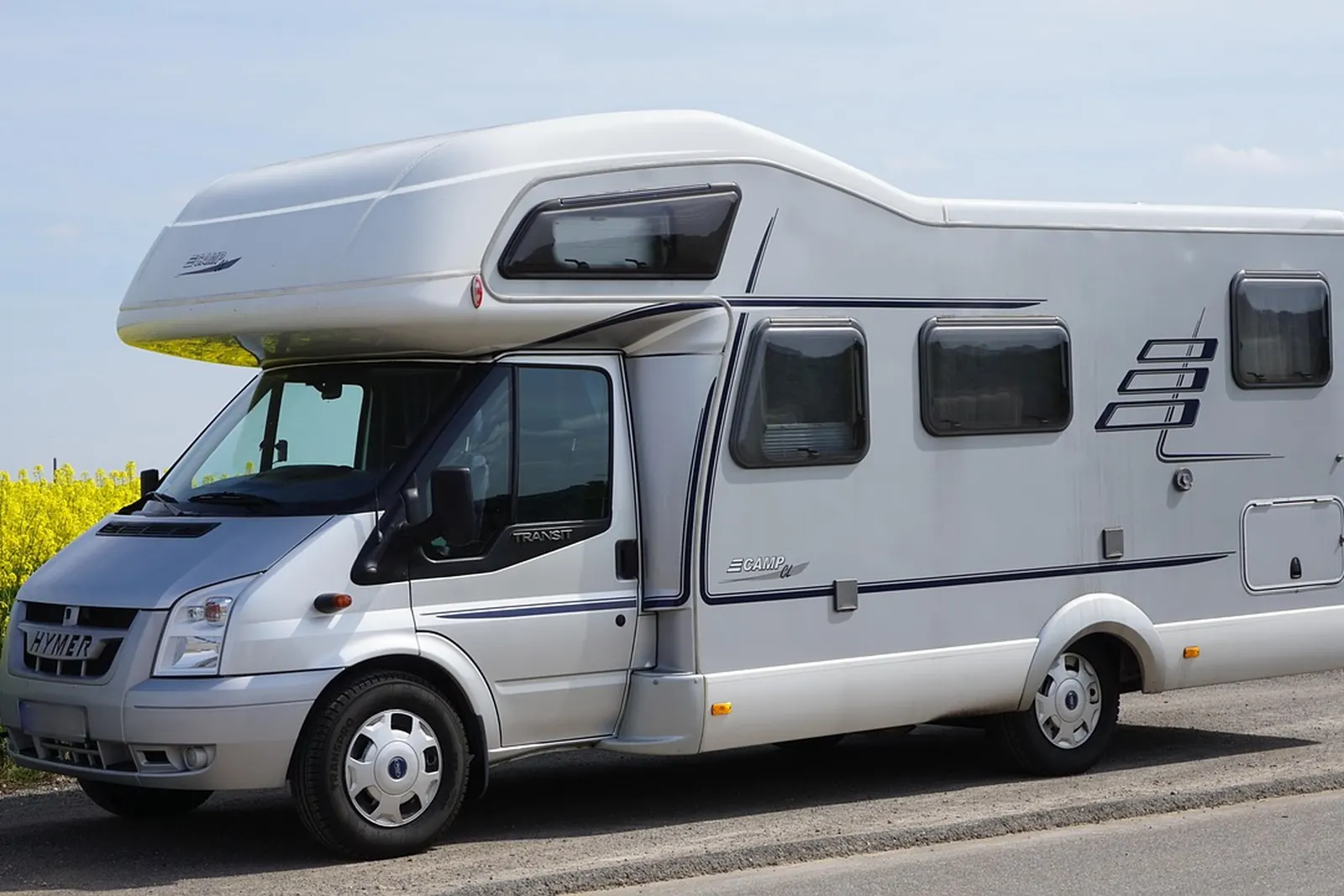 Camping-car de location, départ Lille