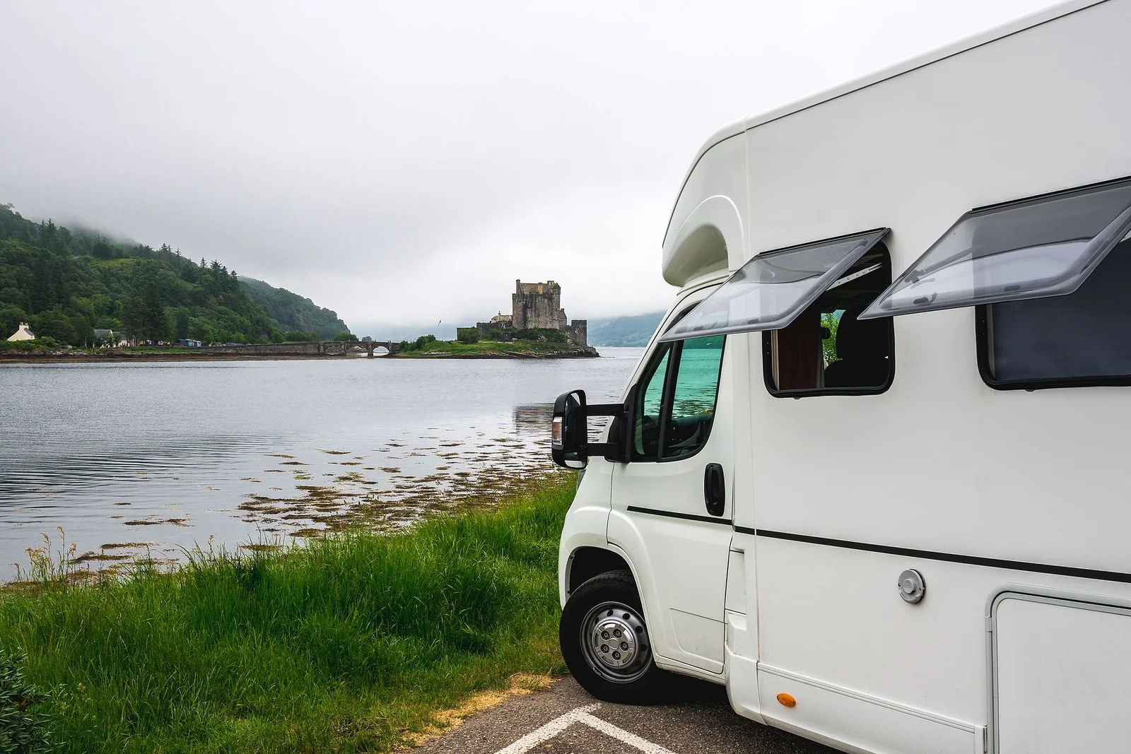 Camping-car 4 places : couchages, ceintures, et le calcul qu&rsquo;on oublie
