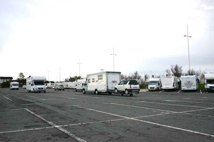 Un service pratique pour les campeurs : garder son camping-car à Marseille