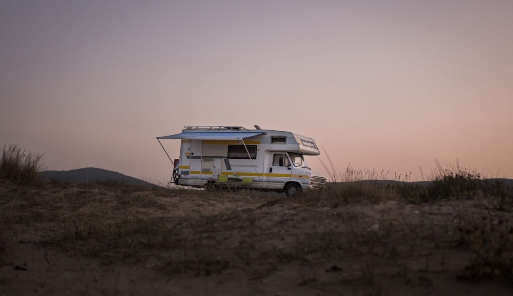 Louer un camping-car à Montpellier : les prix réels et où dormir ensuite