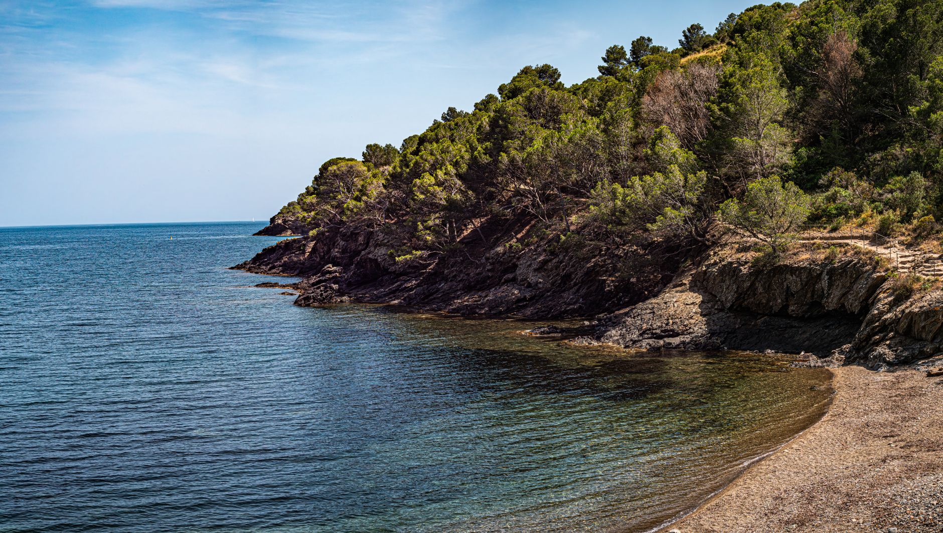 Camping sauvage en Italie : le littoral, la montagne, et deux mondes différents