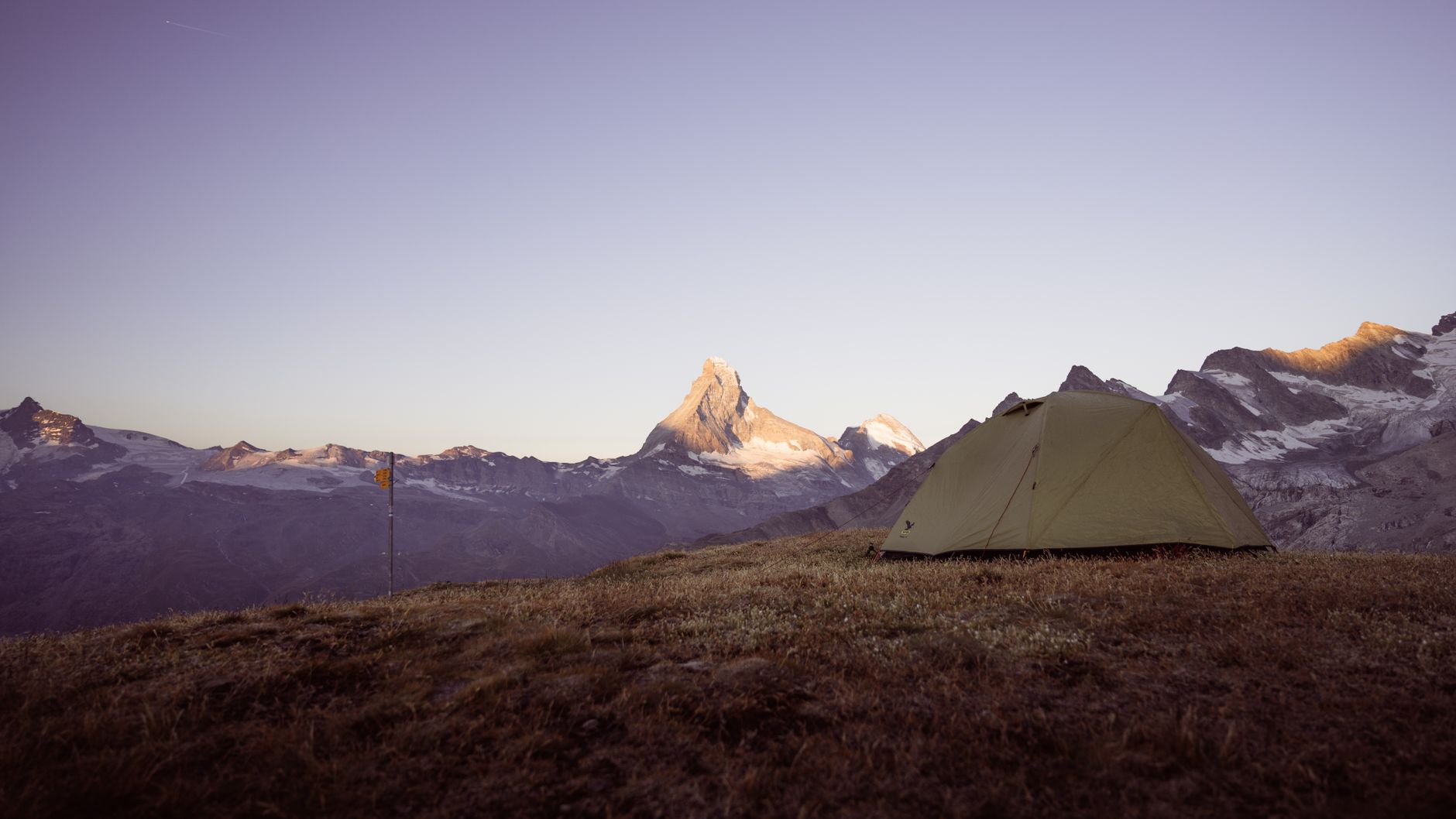 Bivouac dans les Alpes : chaque parc a sa règle, et elles diffèrent
