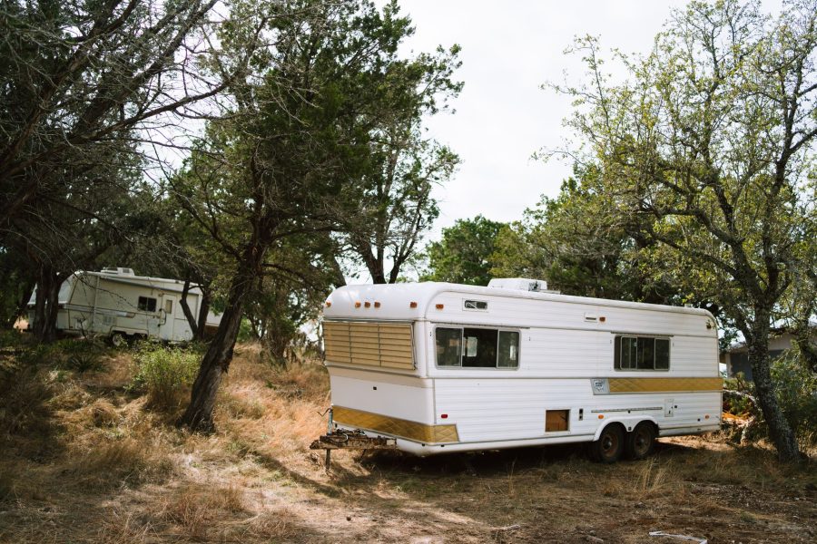 Une aire de stationnement pour camping-cars