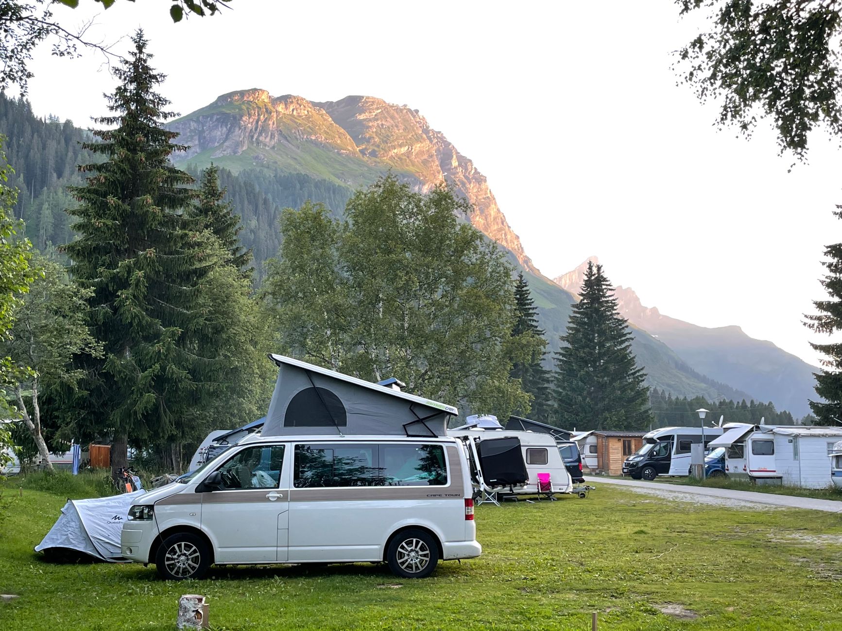 Où camper en montagne en 2024 ? Découvrez les lieux phares en France