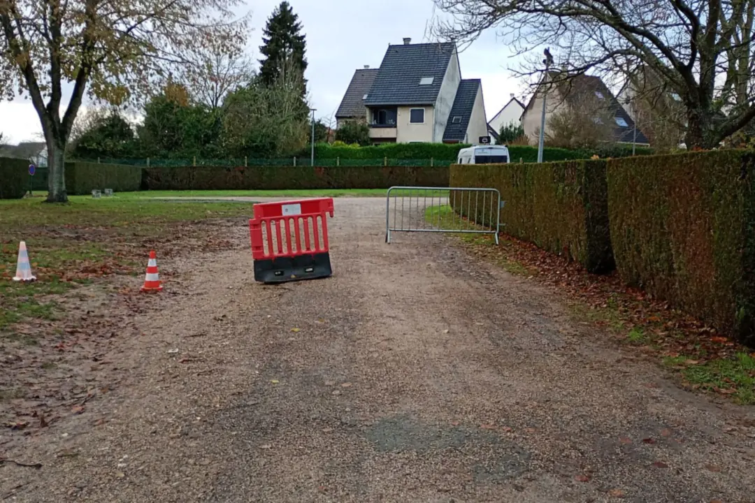 Emplacement de service d'une aire de camping-cars à Beauvais