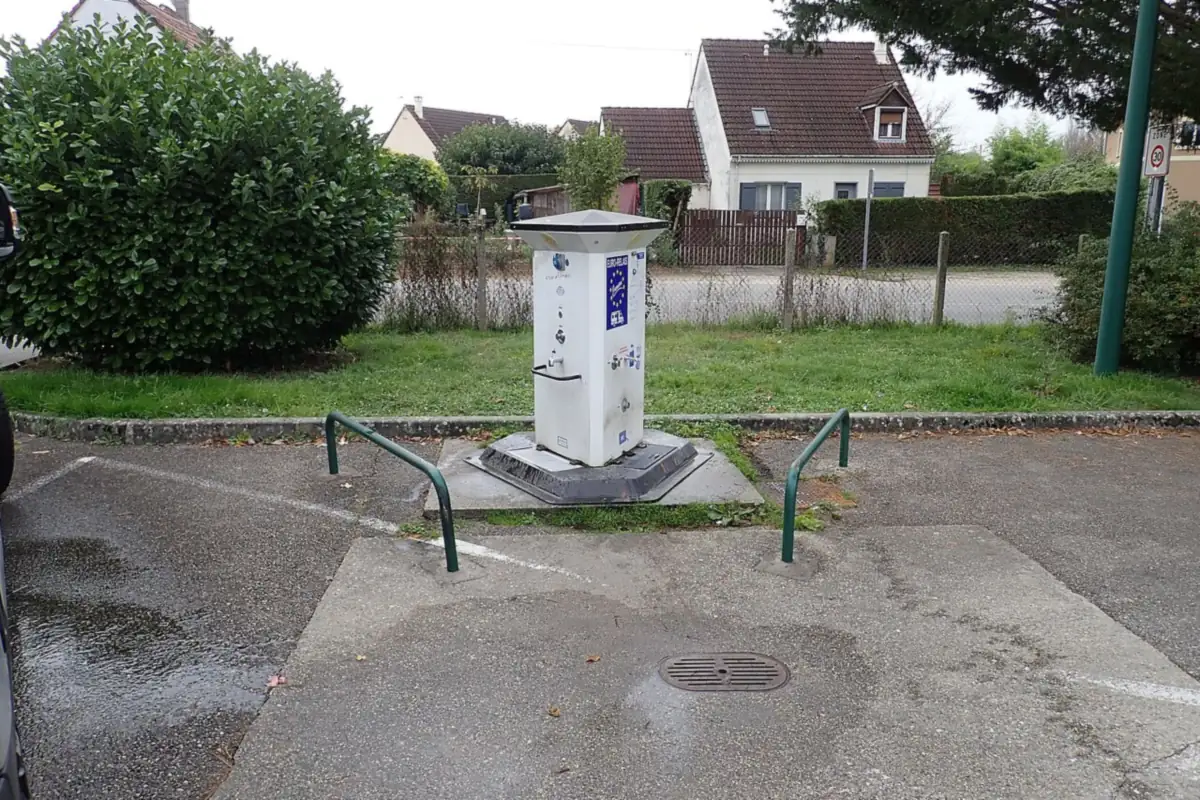 Aire de camping-cars de Belley et sa borne de service
